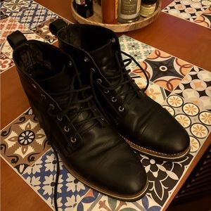 Helm Hollis Boots Size 11 1/2 barely worn